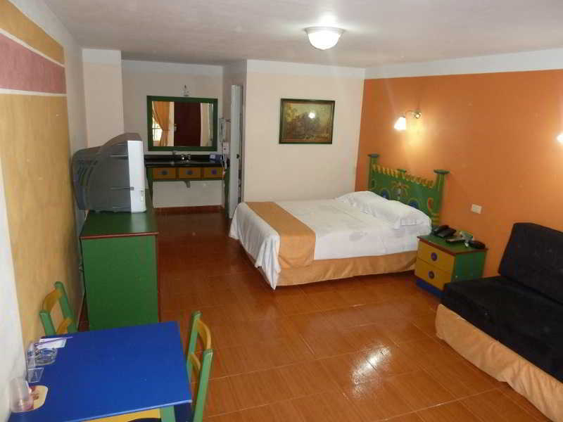 Hotel Los Recuerdos Гуатапе Екстер'єр фото